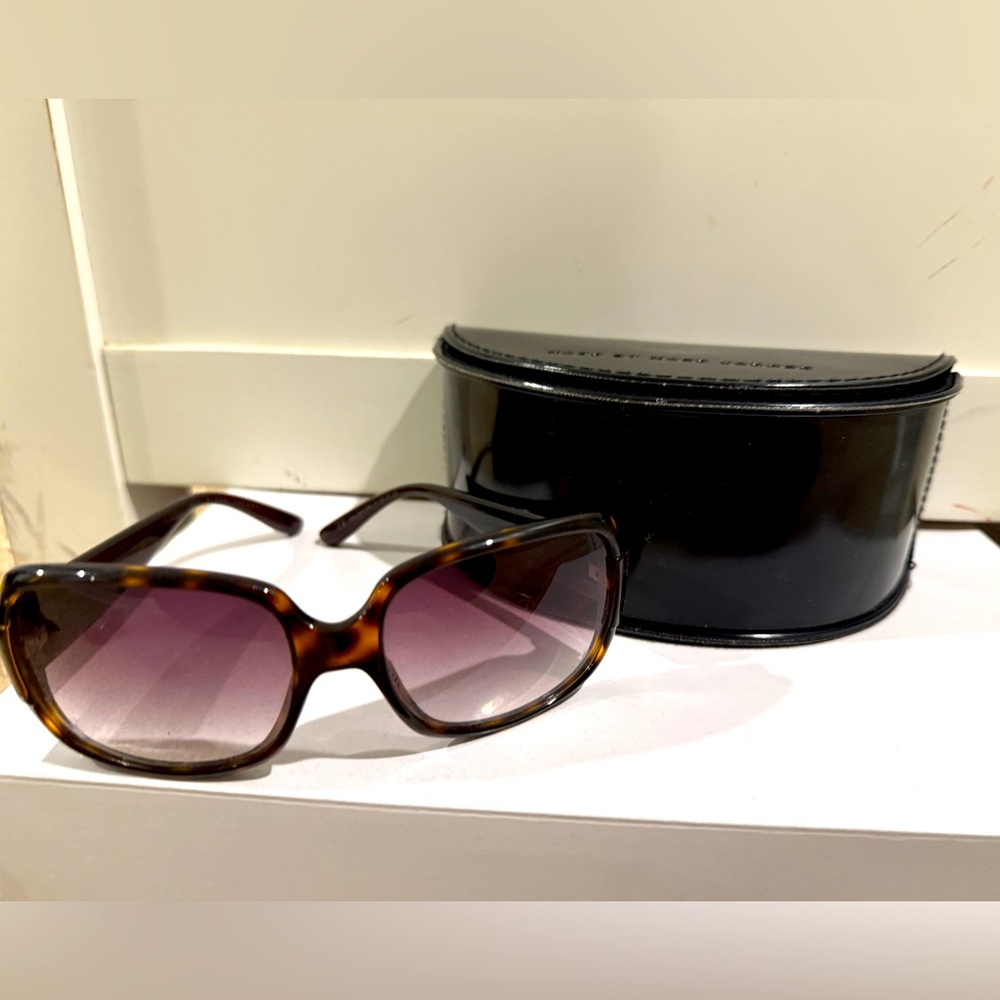 Marc Jacobs Brown and Black Sunglasses with Gradient Lenses